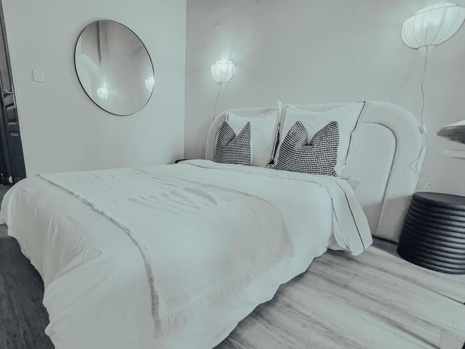 Opium Apartment *