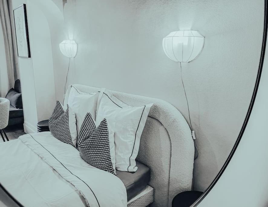 Opium Apartment *
