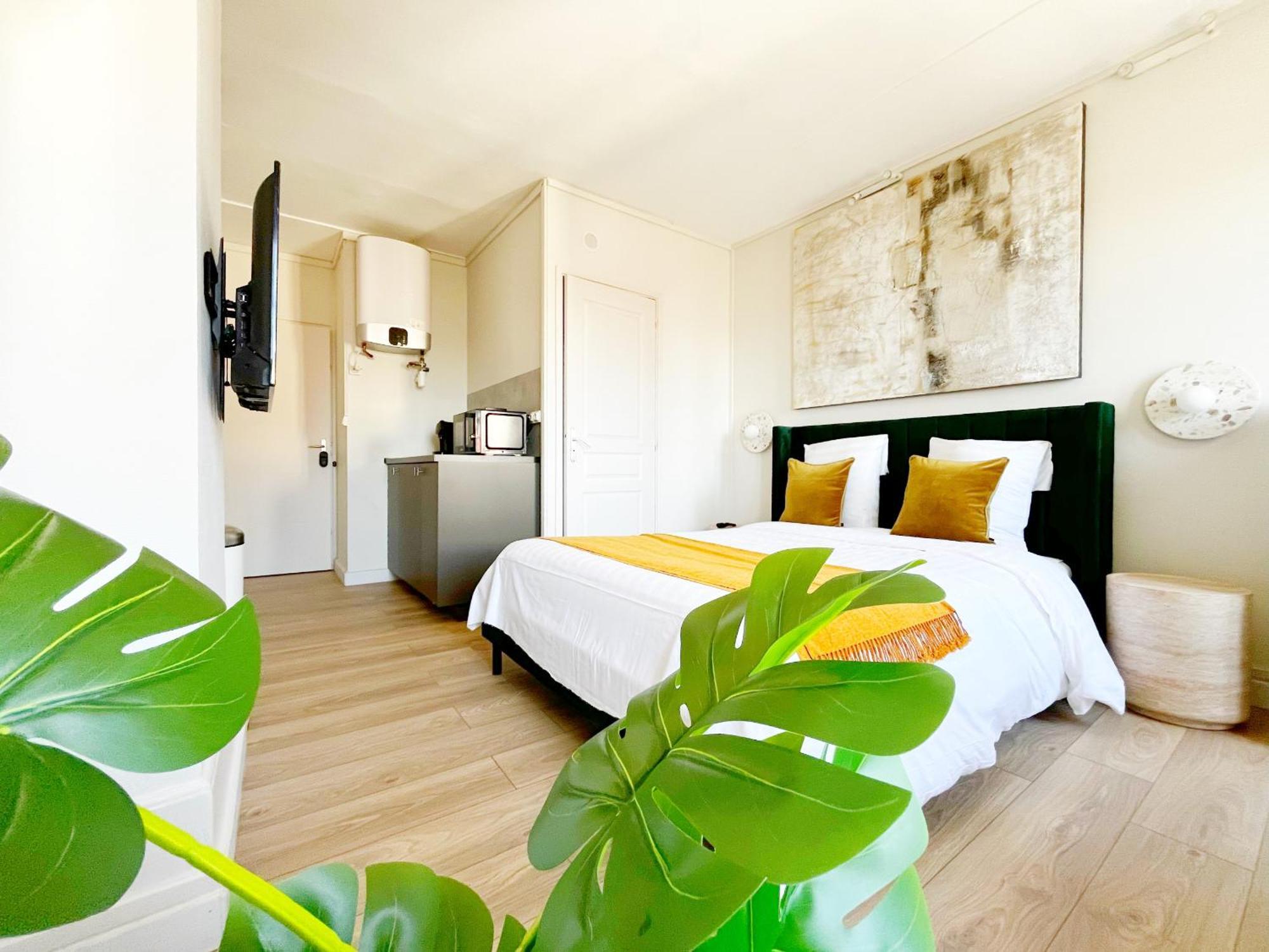 Opium Apartment